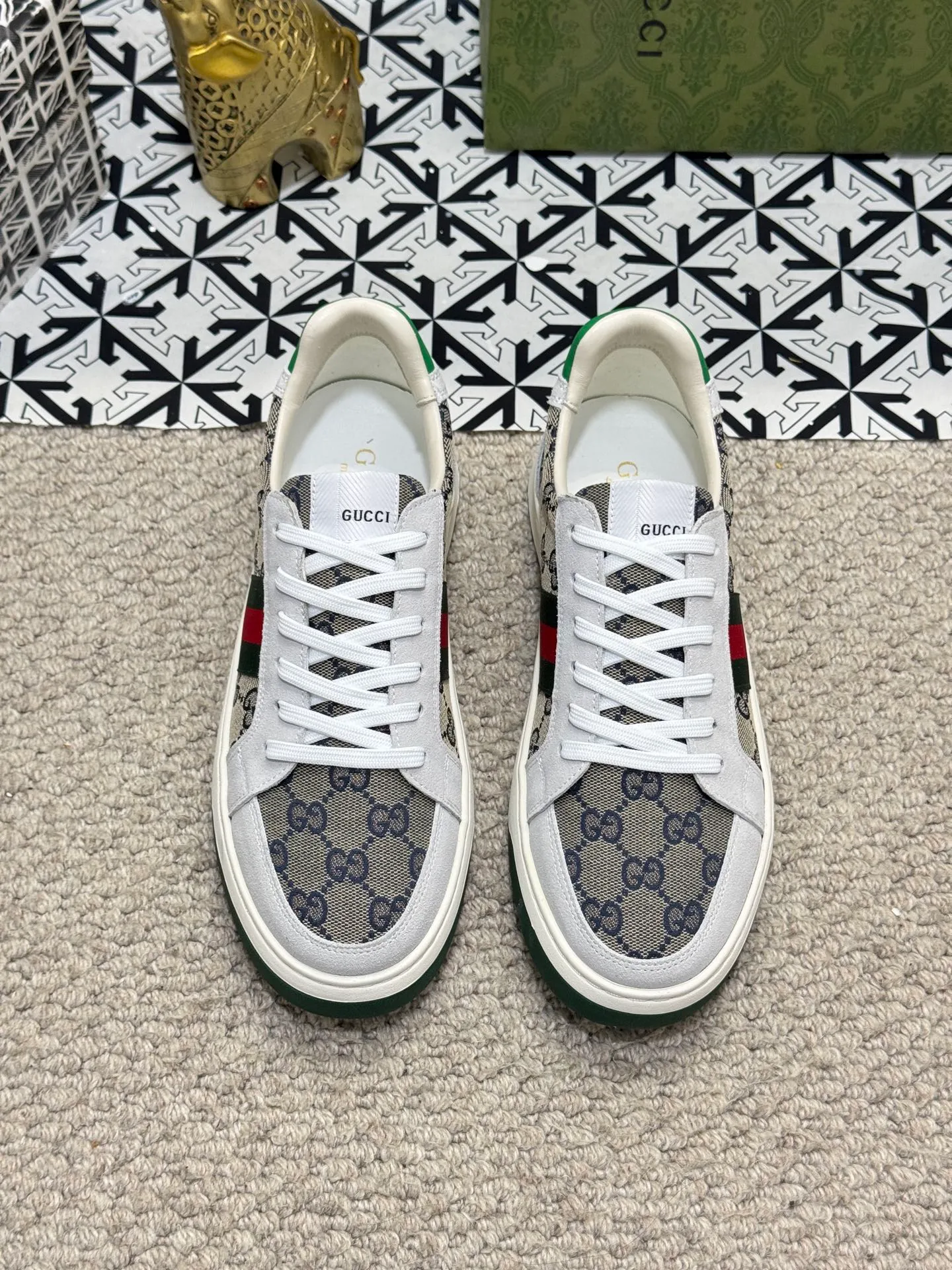 Men's shoes 💰400 [New model] 🪳🪳Gucci─Gucci classic. Gucci purchase level, comparable to genuine products without pressure, colorful style prevails, really looks good on the feet, original leather imported from Italy, the texture is amazing! Lasting technology, first-layer sheepskin lining imported from Italy, highly recommended product, a must-see, high quality will definitely satisfy you! Size: 38-44 (45 customized